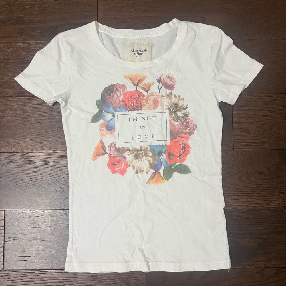 EUC Abercrombie & Fitch Women’s Floral Graphic T-Shirt in Floral/White - Picture 2 of 5